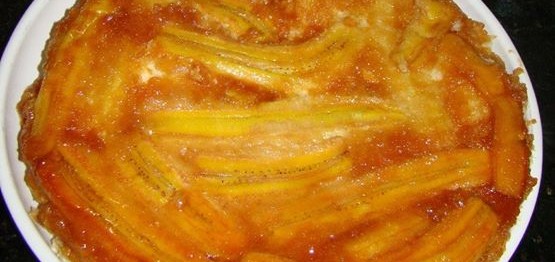 BOLO DE BANANA CARAMELIZADA (INVERTIDO), DE LIQUIDIFICADOR