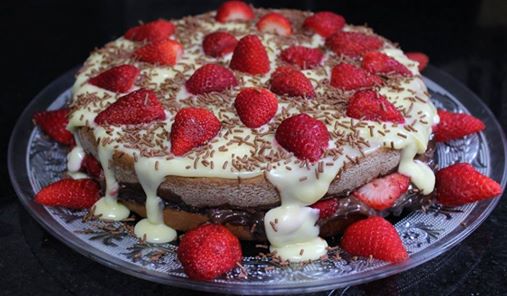 Naked Cake Com Brigadeiros E Frutas Veja A Receita